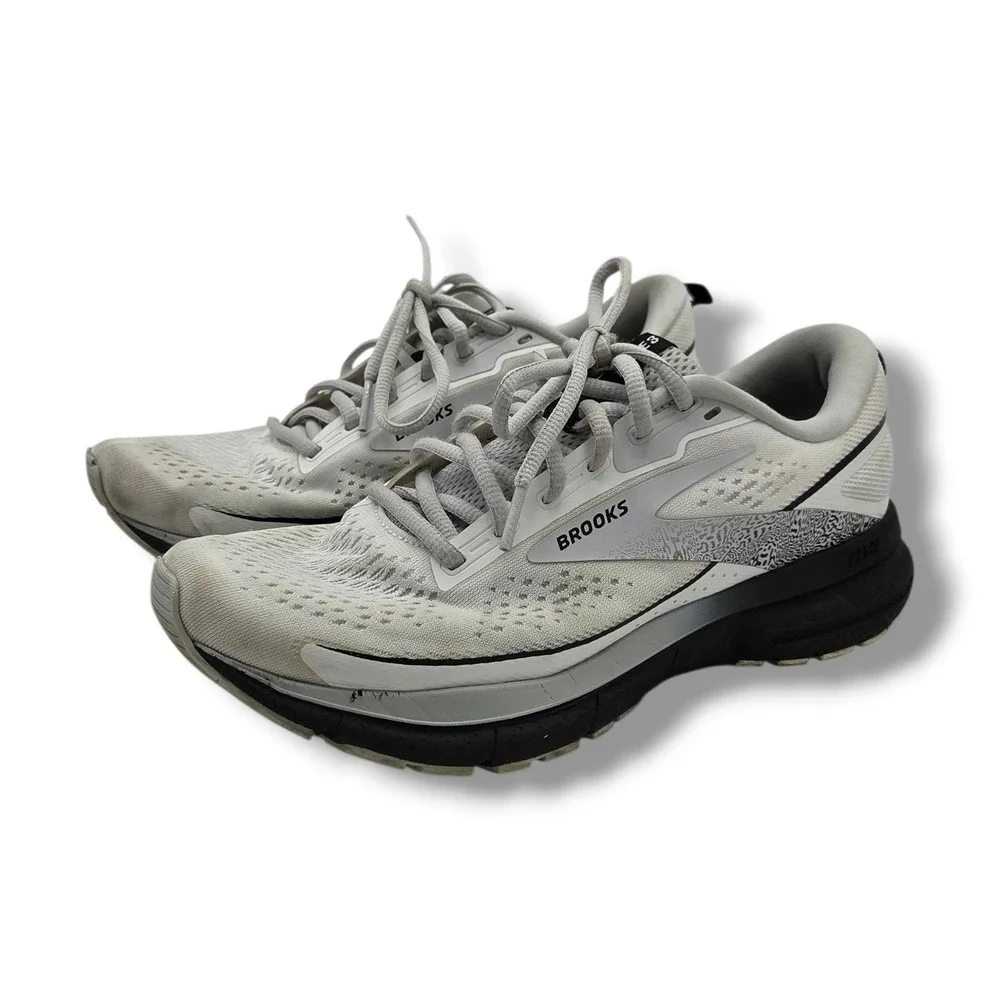 Brooks Trace 3‎ Sneakers Womens 8 White Track Road Running Shoes